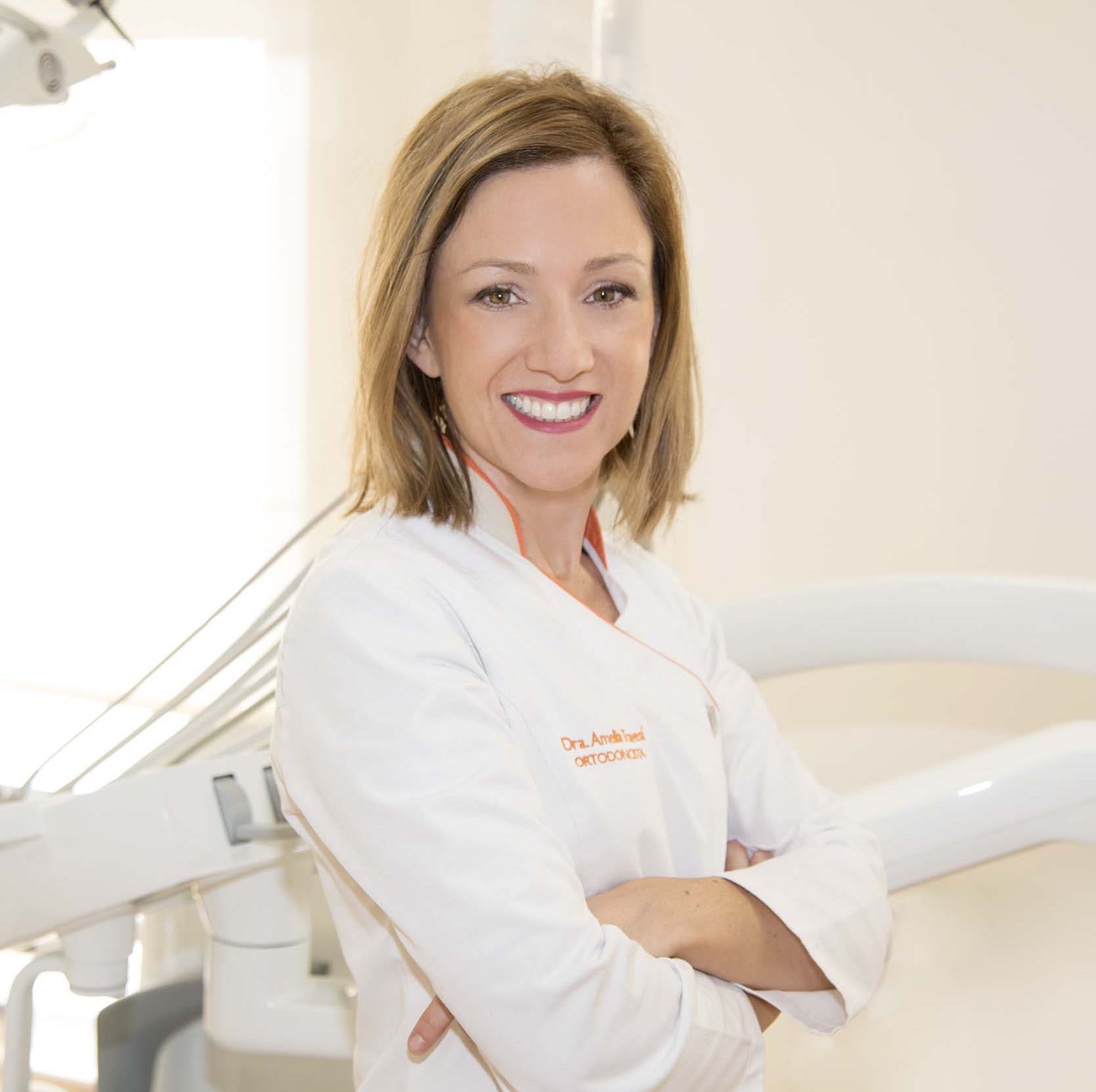 Ortodoncista Baza - Dra. Amelia Travesí