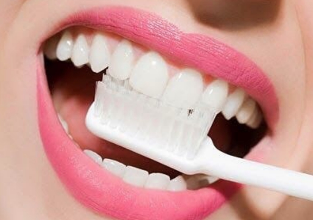 Cómo limpiar la férula dental - Dental Huelin